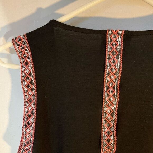 W5 Anthro Sleeveless Embroidery Edged Top. Flouncy, Boho Drape. Made in USA - Picture 4 of 10